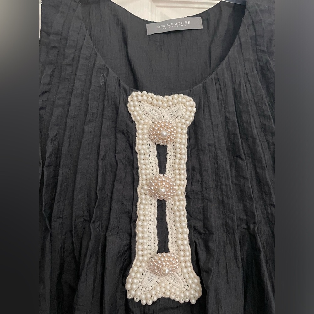 Taffeta like Black Sleeveless Top with Pearl Detail - Picture 3 of 3